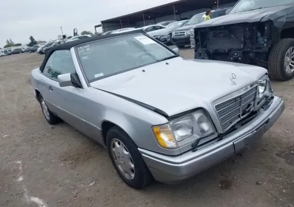 samochody osobowe Mercedes-Benz Klasa E cena 49900 przebieg: 49338, rok produkcji 1995 z Człuchów